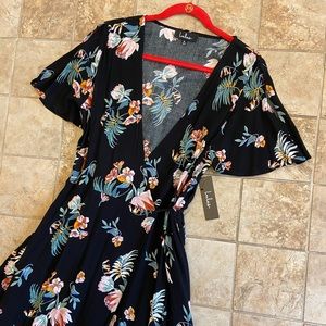 [SOLD] NWT Lulus Floral Midi Wrap Dress XL